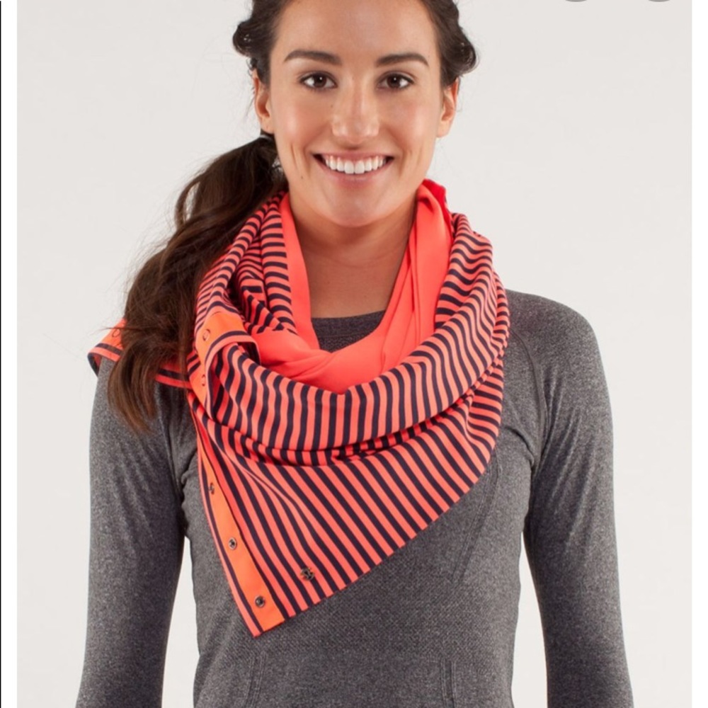 SUPER RARE!!! Lululemon orange & black reversible vinyasa scarf
